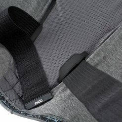 Evoc Protector Vest Men Carbon Grey -Endura Verkaufsladen 4250450723899 protector vest men s carbon grey d4