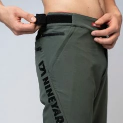 Nineyard CORE. Tech Riding Pants Olive -Endura Verkaufsladen dsc1039
